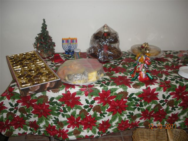 JTRG Christmas Dinner 121011 012.jpg